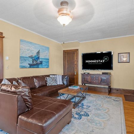 Uptown Urban Living Villa Minneapolis Exterior photo