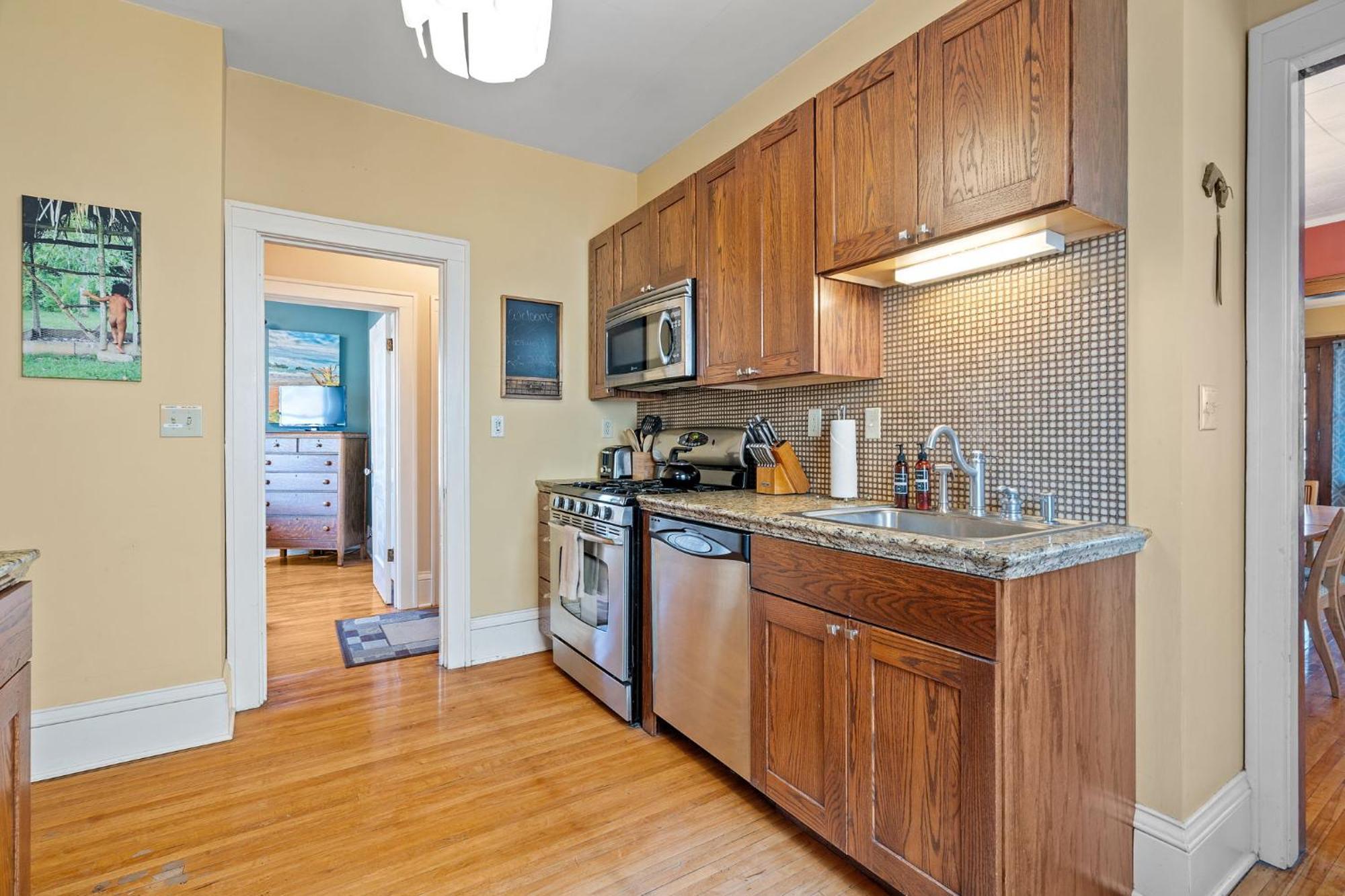 Uptown Urban Living Villa Minneapolis Exterior photo